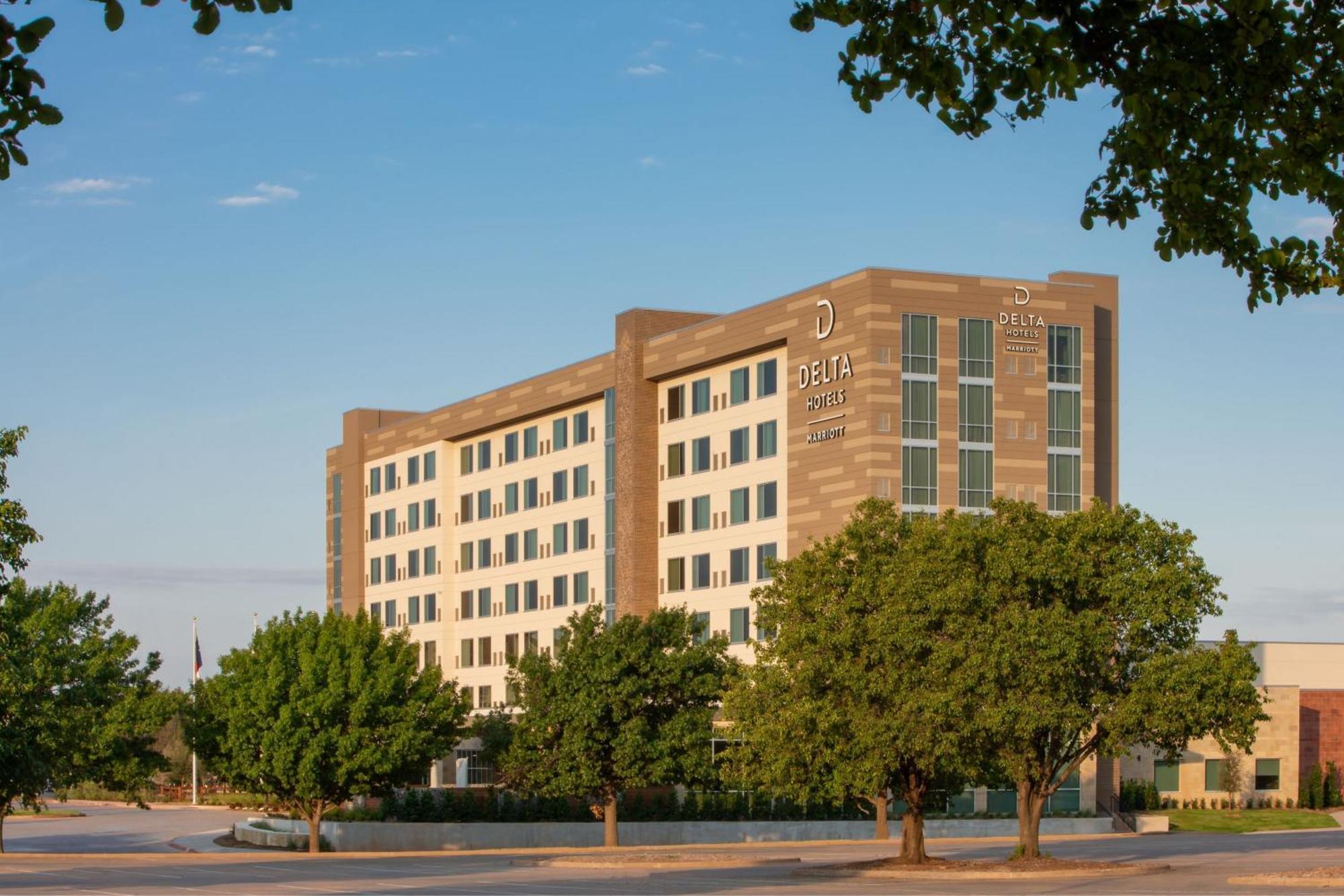 Delta Hotels By Marriott Wichita Falls Convention Center Extérieur photo
